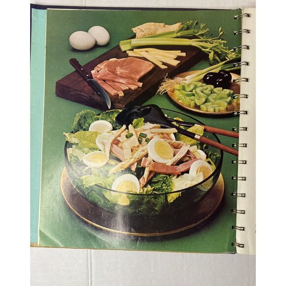 Betty Crocker's New Dinner for Two Cookbook 1964 1st Ed 1972 Fourteenth Printing - Picture 10 of 10